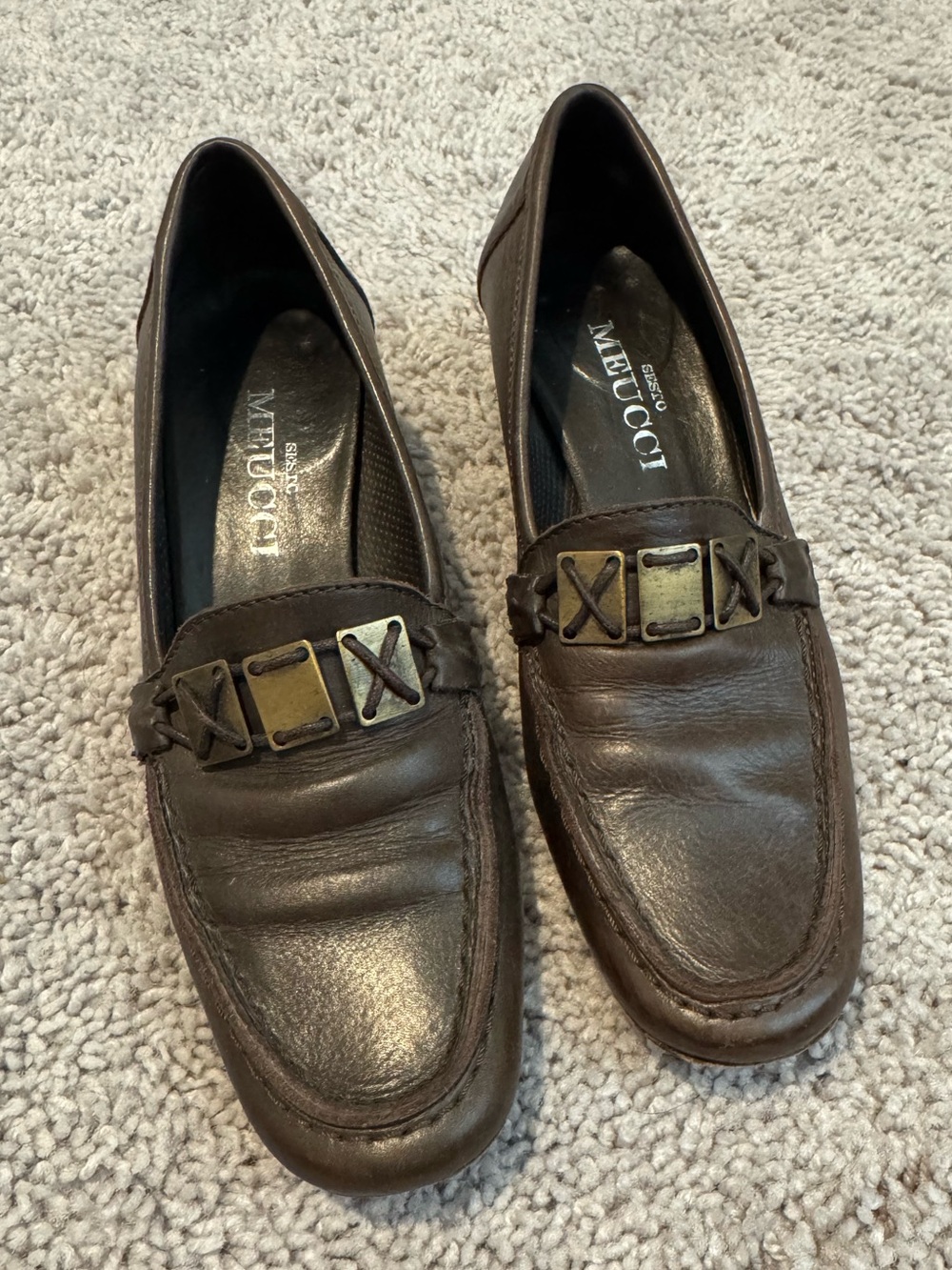 Sesto Meucci Women’s Brown Leather Slip On Heeled Loafers Size 4.5